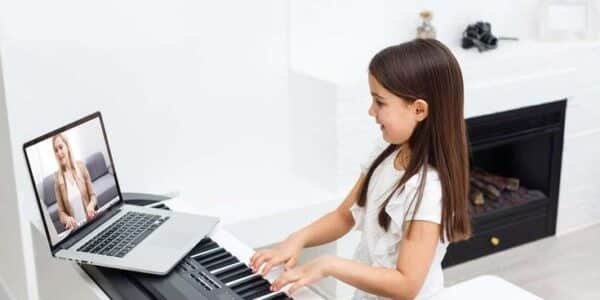 A Beginners Guide For Learn To Play Piano