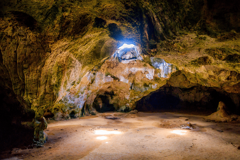 Explore the Guadirikiri and Fontein Caves